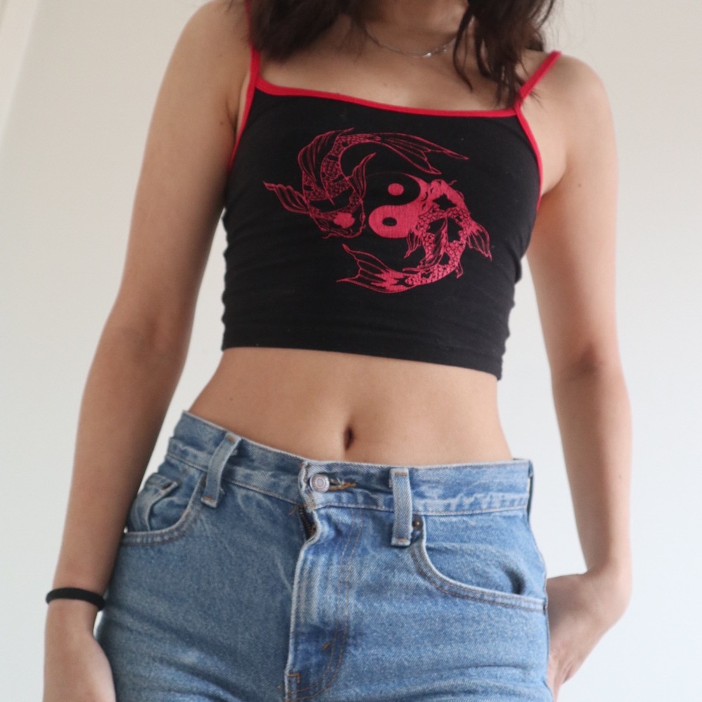 UO Graphic Cropped Tank Top